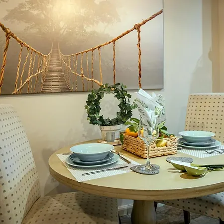 The Lemon Tree Daire Vilaflor